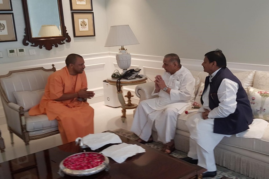 Yogi mulayam1
