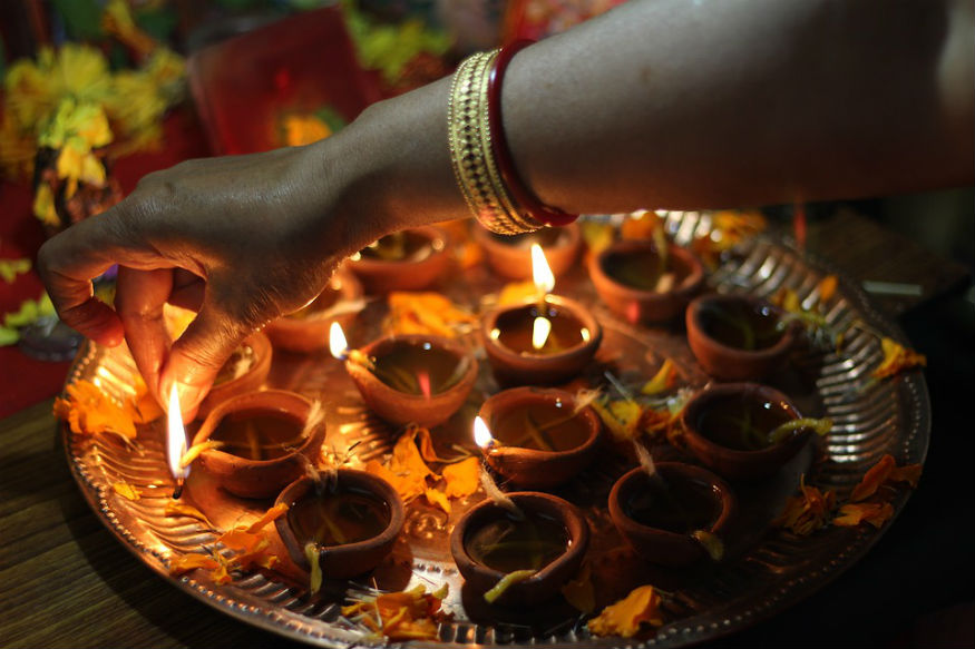 मिट्टी के दीयों संग मनाएं इको फ्रेंडली दिवाली