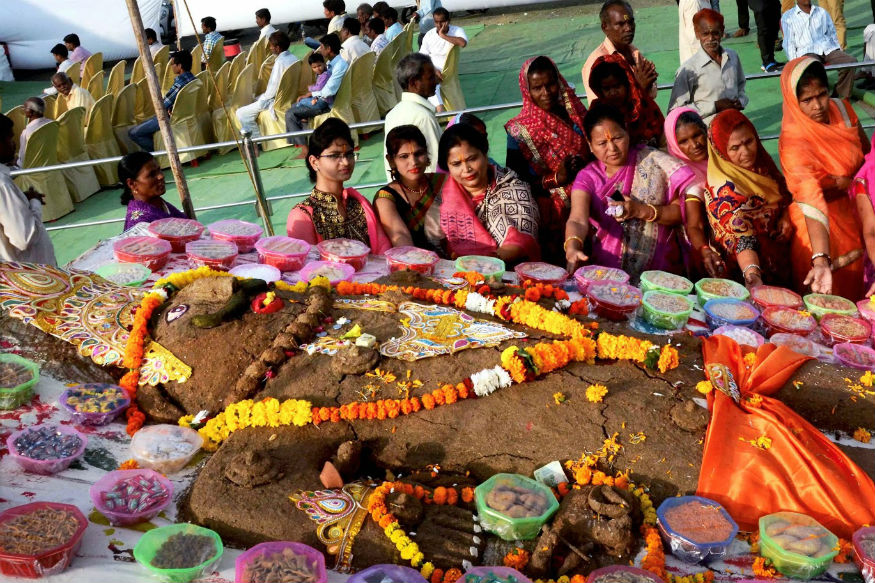 Govardhan Puja Live Govardhan Bhagwan Katha Bgys Govardhan Puja गोवर्धन पूजा में पढ़ें ये कथा 