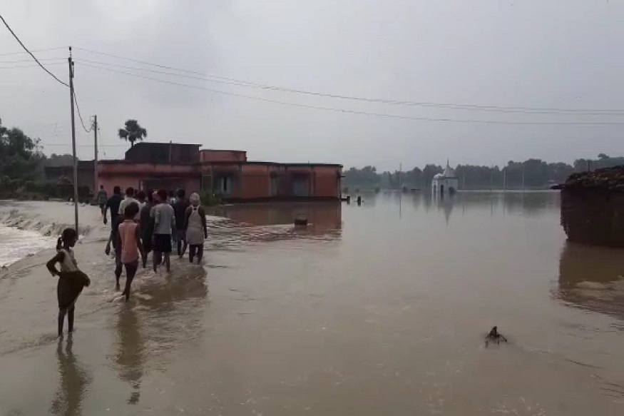 Bihar, village of Nawada, verge of drowning,administration, starts rescue, बिहार, डूबने की कगार, नवादा का गांव, प्रशासन, रेस्क्यू शुरू
