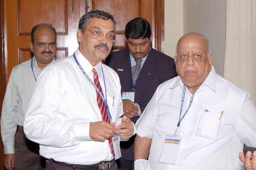 भारत के पूर्व मुख्य चुनाव आयुक्त (Chief Election Commissioner) टीएन शेषन (T N Seshan )अब इस दुनिया में नहीं हैं. आइए आपको बताते हैं कि कैसा रहा टीएन शेषन का पूरा सफर