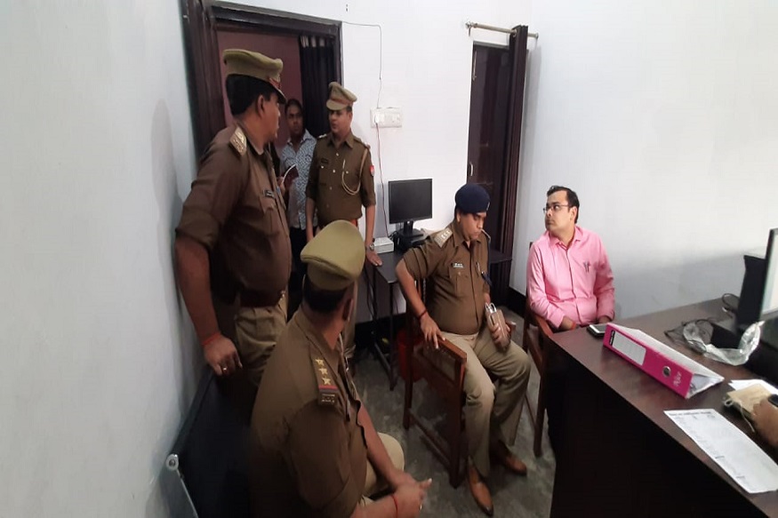 lawyers misbehaved with judge in barabanki