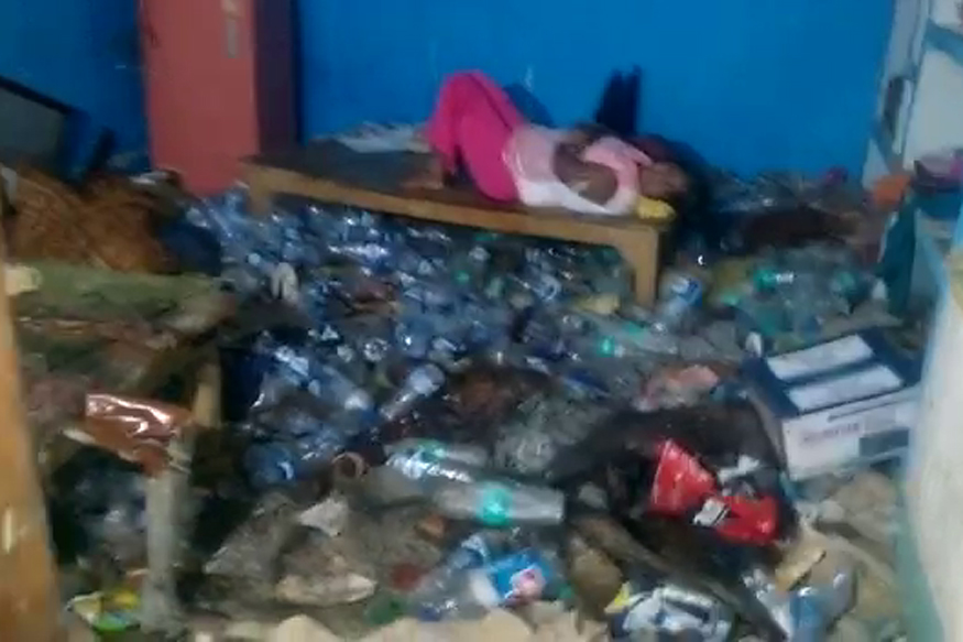 faizabad woman sleeping with dead bodies of mother and sister