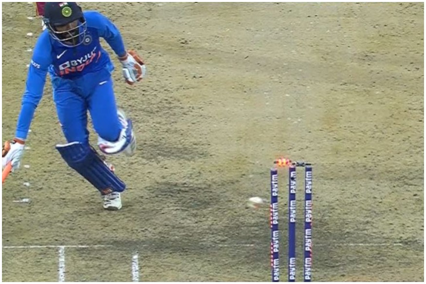 चेन्नई वनडे में रवींद्र जडेजा (Ravindra Jadeja Run-Out) 48वें ओवर में विवादित ढंग से रन आउट हुए जिसपर खासा विवाद हो गया, कप्तान कोहली ने भी इस पर कड़ी प्रतिक्रिया दी है