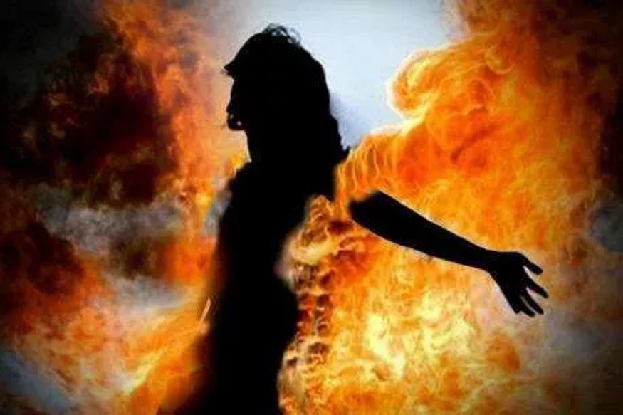 unnao gangrape victim, unnao gangrape case, unnao gangrape, lucknow, delhi, safdarjung hospital, palam airport, burn unit, fire incident, died unnao gangrape victim, gangrape victim died