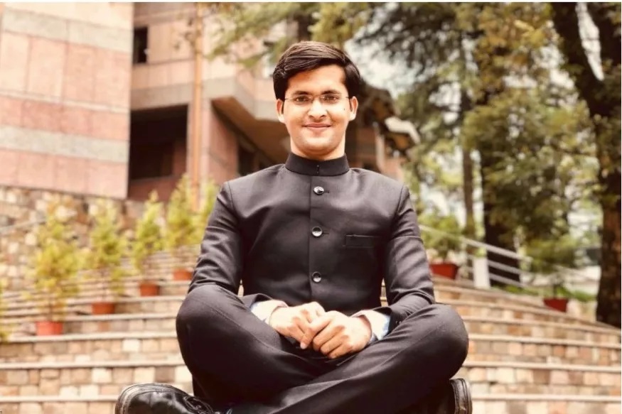 IAS Success Story, IAS, Success Story, सरकारी नौकरी, आईएएस, यूपीएससी, यूपीएससी परीक्षा, साक्षात्कार, भारतीय प्रशासनिक सेवा, अंसार शेख, रोमान सैनी, स्वाति मीना नायक, अमरुतेष औरंगाबाडकर, अंकुर गर्ग,IAS Success Stories, IAS aspirants, UPSC IAS Topper,UPSC IAS Topper , UPSC, Upsc IAS Officer, IAS Officer, Upsc Youngest Candidate, Ansar Ahmad Shaikh, IAS, How To Pass Upsc, Upsc Tips, UPSC Exam, UPSC Civil Services Exam, ");ga('set', 'dimension8', "Pankaj");ga('set', 'dimension14', "0"); ga('send', 'pageview');</script><title>UPSC IAS Examination: IAS Officer At 22 read 5 UPSC civil servie examination Success Stories - UPSC