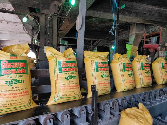 Fertilizers sale, covid-19 lockdown, Ministry of Chemicals and Fertilizers, farmer community, Wheat harvesting, Ministry of Agriculture, Corona Virus, Madhya Prades, Wheat harvesting in Rajasthan, Uttar Pradesh, Wheat harvesting in Haryana, Punjab, उर्वरक बिक्री, कोविड-19 लॉकडाउन, रसायन और उर्वरक मंत्रालय, किसान, गेहूं की कटाई, कृषि मंत्रालय, कोरोना वायरस, मध्य प्रदेश, राजस्थान, उत्तर प्रदेश में गेहूं की कटाई, हरियाणा, पंजाब में गेहूं की कटाई