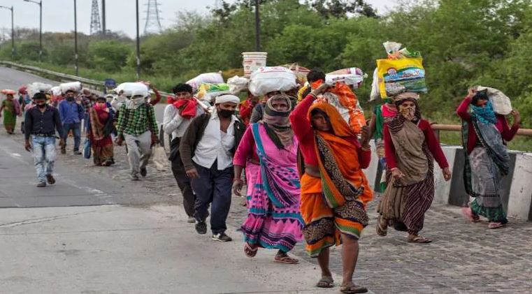 migrant workers, on foot migrant workers, rajasthan special train, jaipur special train, uttar pradesh migrant workers, प्रवासी मजदूर, पैदल चल रहे मजदूर, राजस्थान स्पेशल ट्रेन, जयपुर स्पेशल ट्रेन, उत्तर प्रदेश प्रवासी मजदूर