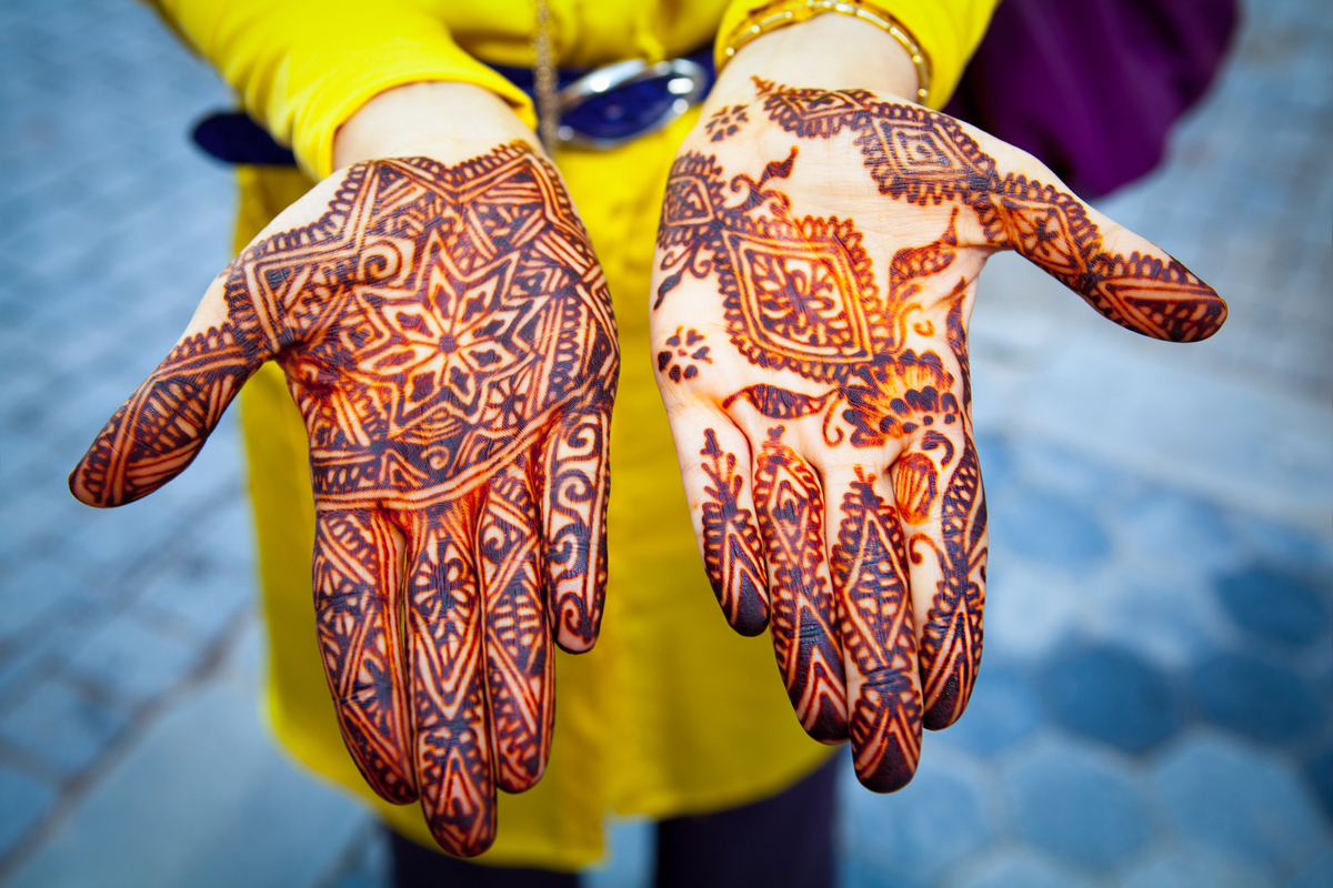 9.000+ Foto Finger Par Mehndi Kaise Lagate Hain Terbaik · Unduh Gratis 100%  · Foto Stok Pexels