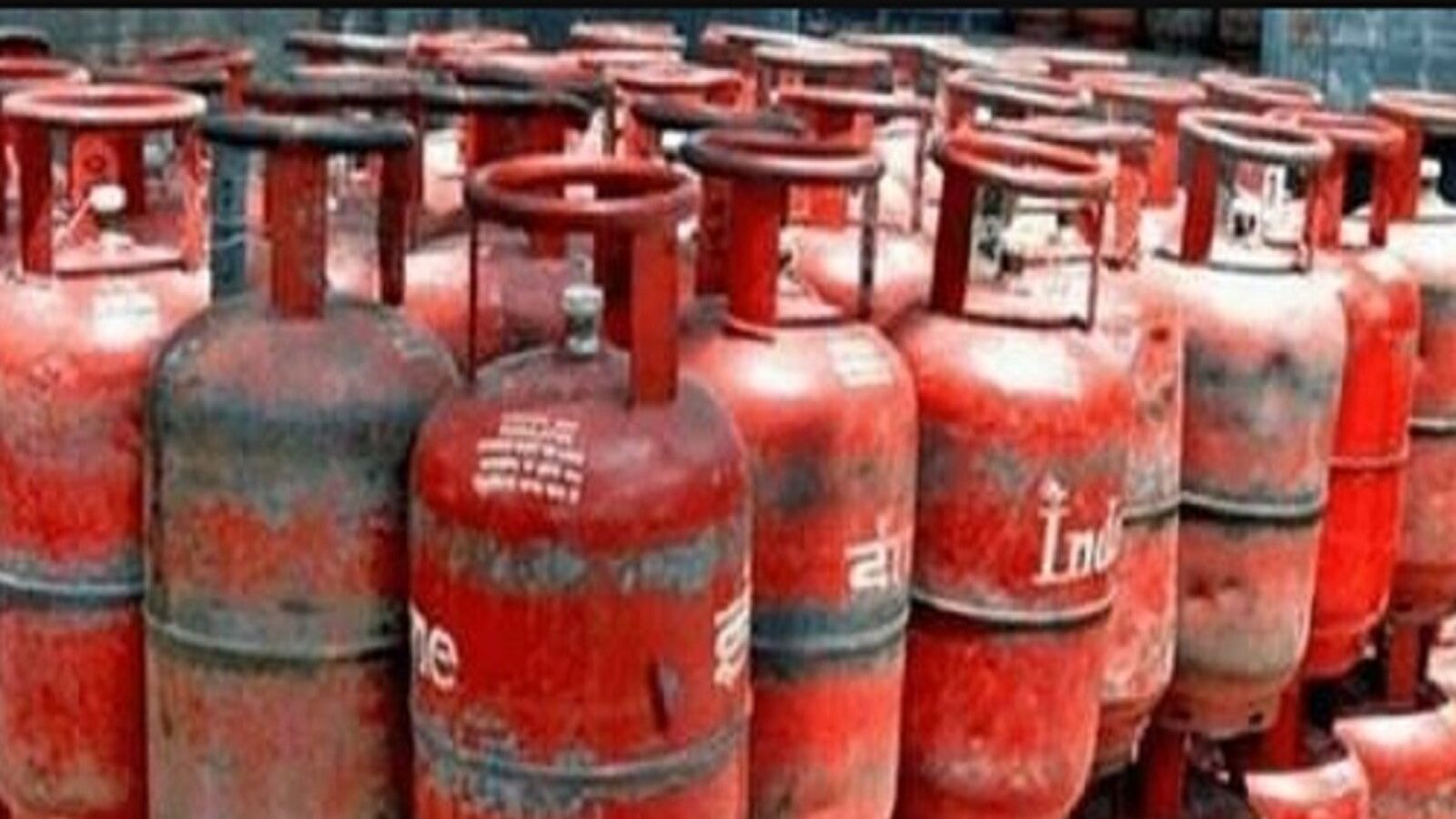 LPG consumers ready to pay Rs 1000 per cylinder govt no clarity on subsidy  varpat - LPG cylinder- रसोई गैस सब्सिडी को लेकर सरकार का नया प्लान, जानिए  अब किसके खाते में