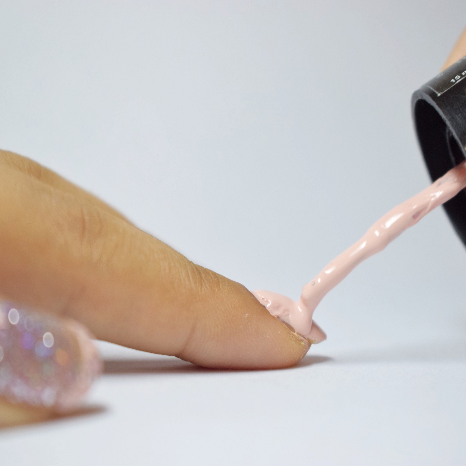 सूखी और पुरानी नेल पॉलिश को फेकें नहीं, ऐसे करें ठीक - know how to fix dry  and thick nail polish mt – News18 हिंदी