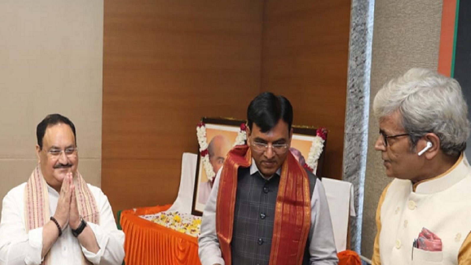 सहयोग कार्यक्रम के पहले दिन 100 से अधिक लोगों की समस्याओं का केंद्रीय मंत्री ने किया समाधान