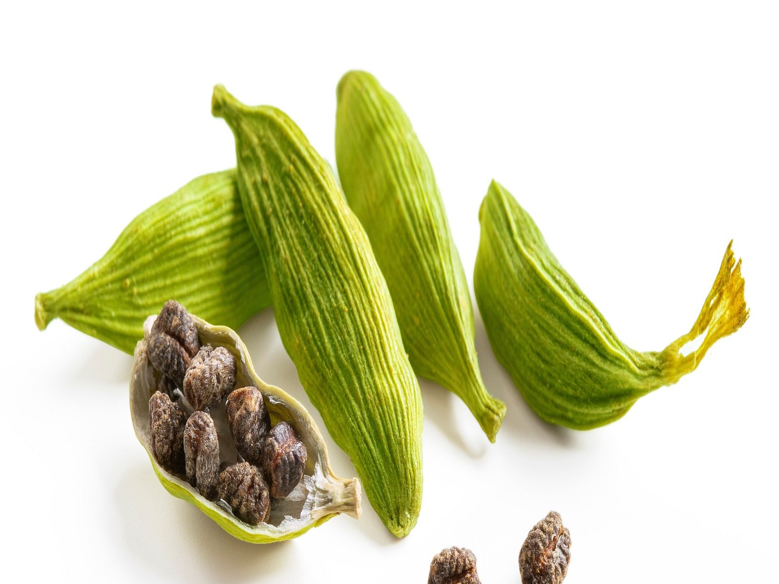 Cloves Cardamom Stock Photos and Images - 123RF