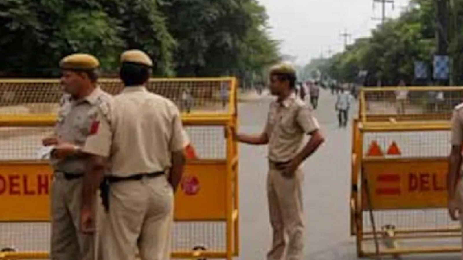 कश्‍मीर से 26 खूंखार आतंकियों को दिल्‍ली लाया गया, आगरा की जेल में भेजे जाएंगे