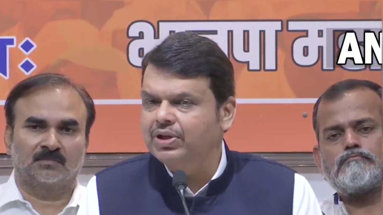 Breaking News: नवाब मलिक ने दाऊद के करीबियों से खरीदी जमीन, शरद पवार को सौंपूंगा सारे सबूत- देवेंद्र फडणवीस