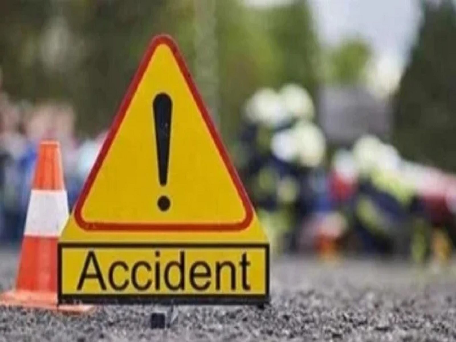 5 people of one house died in massive road accident in praygraj upns - UP:  प्रयागराज में भीषण सड़क हादसा, एक ही परिवार के 5 लोगों की मौत से मचा कोहराम  – News18 हिंदी