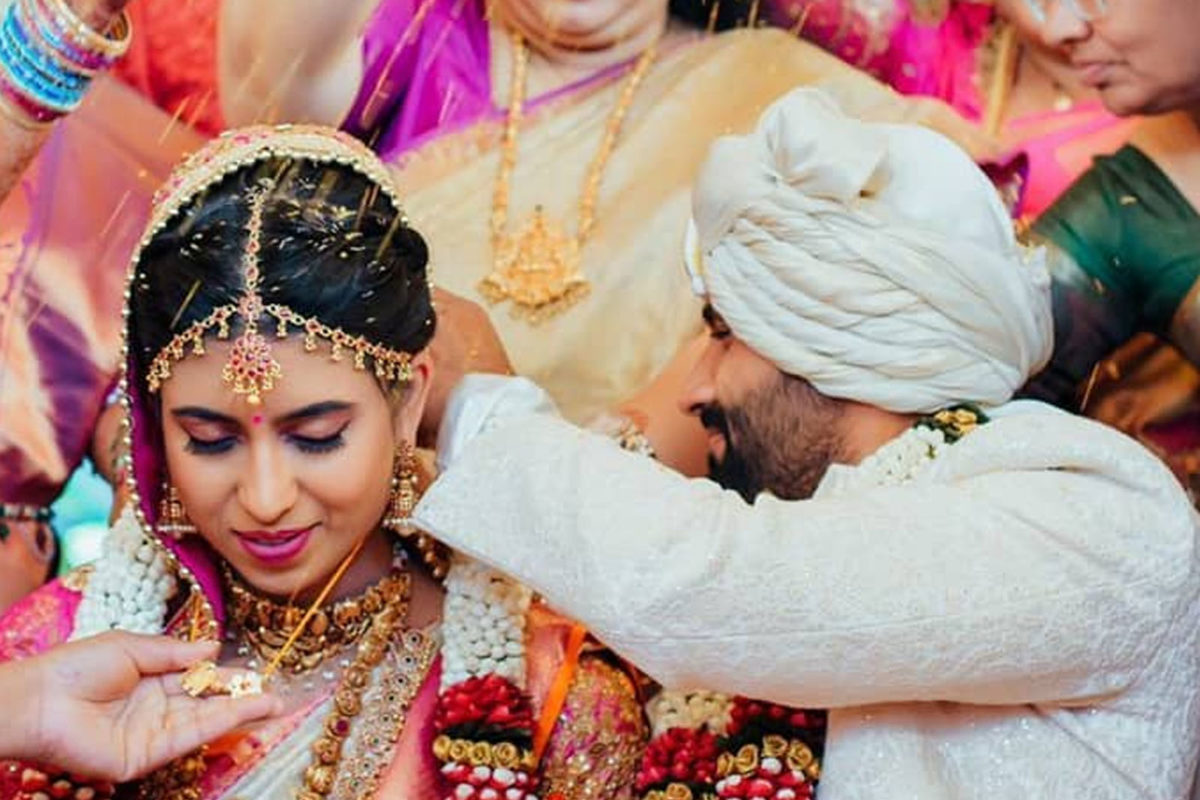श्रेयस ने की गर्लफ्रेंड निकिता से शादी, देखिए- खूबसूरत तस्वीरें