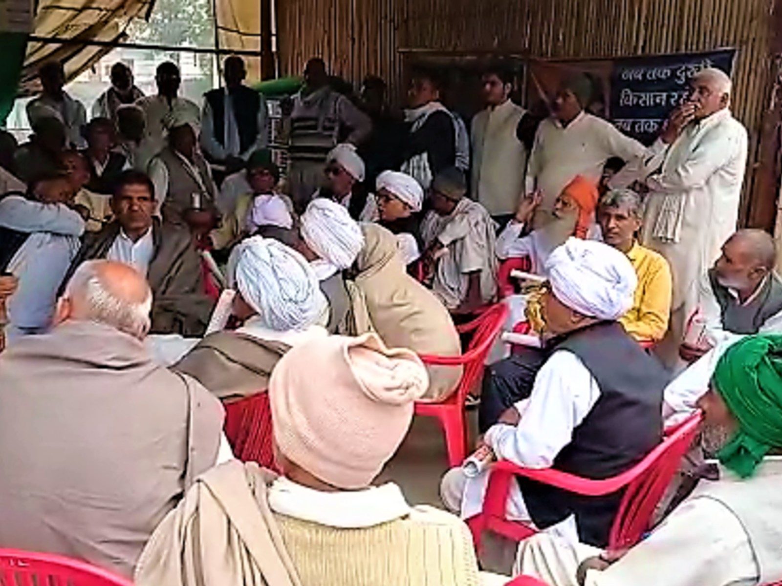 Kisan Andolan में खाप पंचायतों ने बुलाई आपात बैठक, सरकार से की ये बड़ी डिमांड