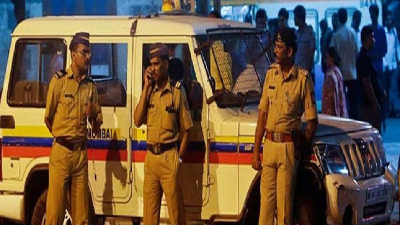 महाराष्ट्र DGP और मुंबई कमिश्नर के बीच मतभेद, 187 पुलिसवालों का भविष्य अधर में
