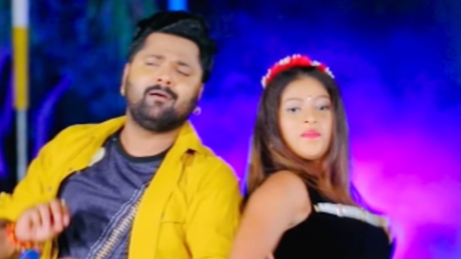 Bhojpuri Song: बॉलीवुड के बाद Bhojpuri में आया 'इश्क कमीना', Samar Singh ने एक्ट्रेस संग उड़ाया गर्दा, देखिए video