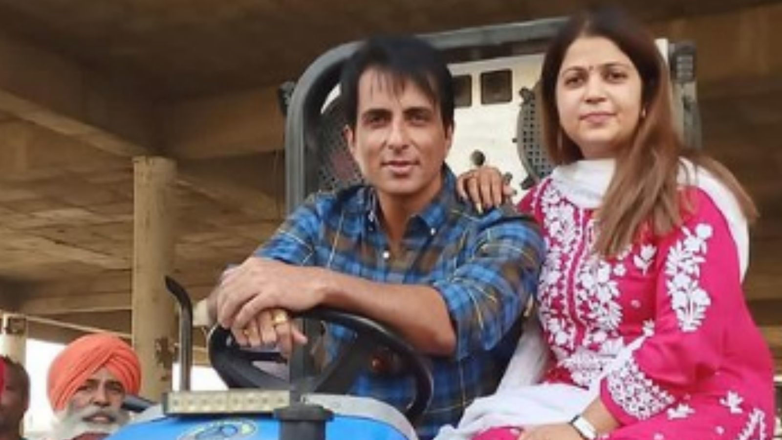 Sonu Sood अपने शहर Moga की बेटियों को देंगे 1000 साइकिल, बहन मालविका भी दे रहीं साथ