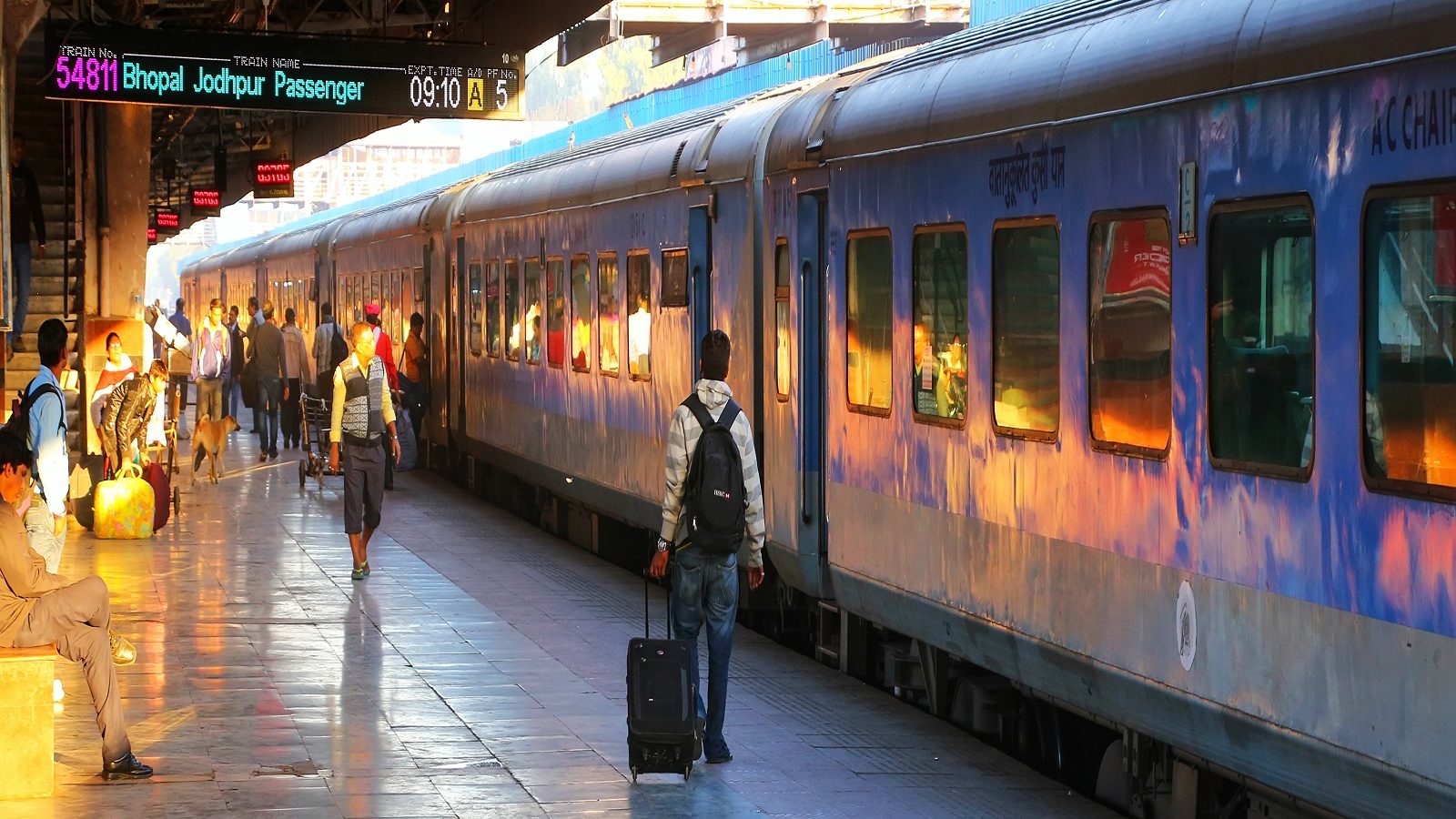 unique-railway-stations-in-india-these-are-the-strangest-railway