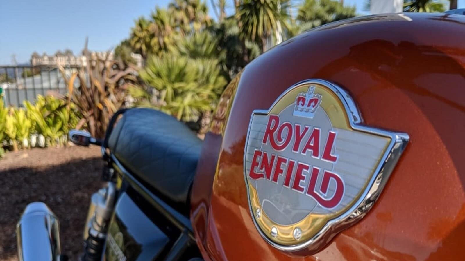 More Pics of Royal Enfield's New Key & Logo on Desert Storm, Classic 350 &  Others