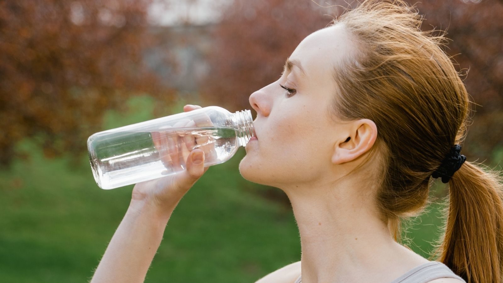 we should not drink plenty of water meaning in hindi