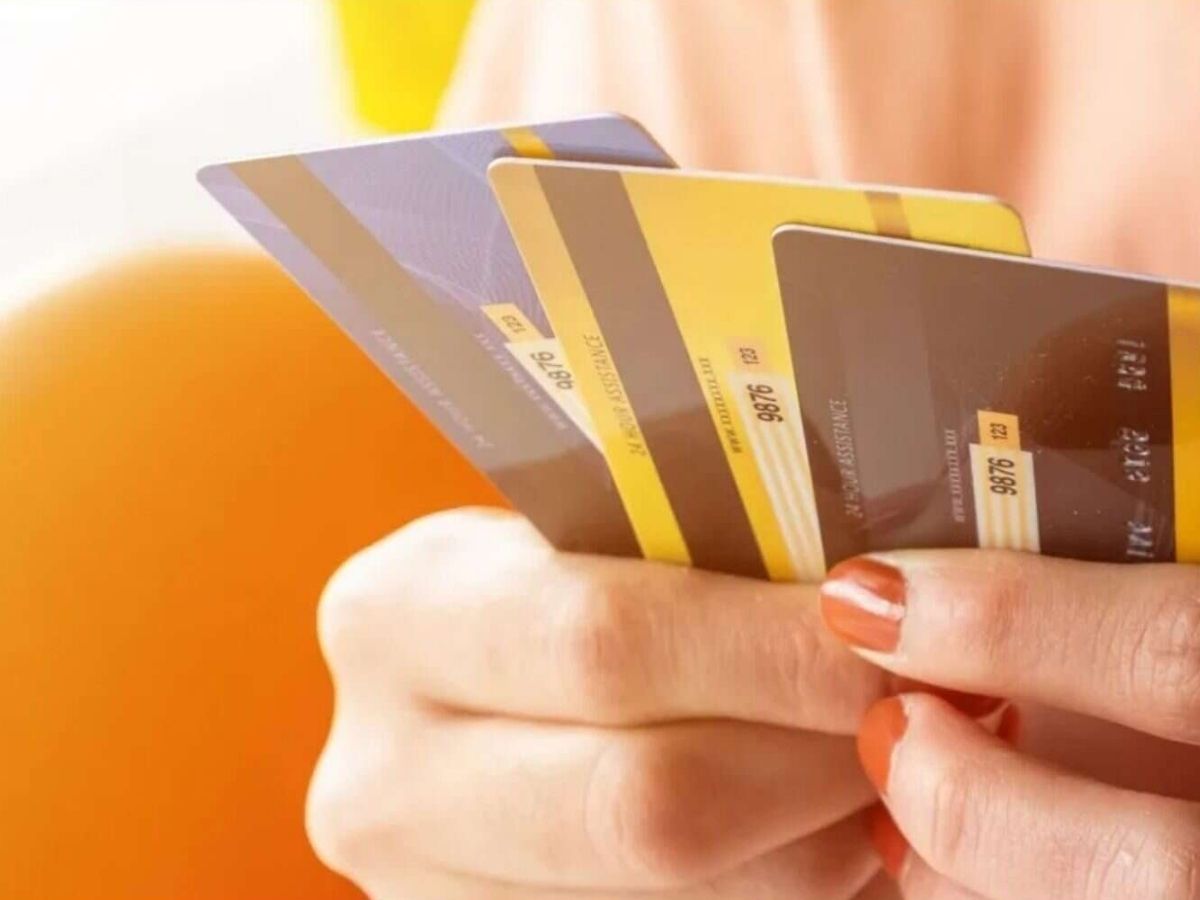 1 जुलाई से बदल जाएंगे क्रेडिट कार्ड के नियम, ग्राहकों को मिलेंगे कई अधिकार,  कंपनियों से जुर्माना भी वसूल सकेंगे - here is how credit cardholders will  benefit by ...