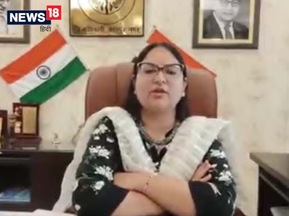 यूपी सरकार ने किया 21 IAS अधिकारियों का तबादला, कानपुर की डीएम हटाई गईं यूपी सरकार ने किया 21 IAS अधिकारियों का तबादला, कानपुर की डीएम हटाई गईं